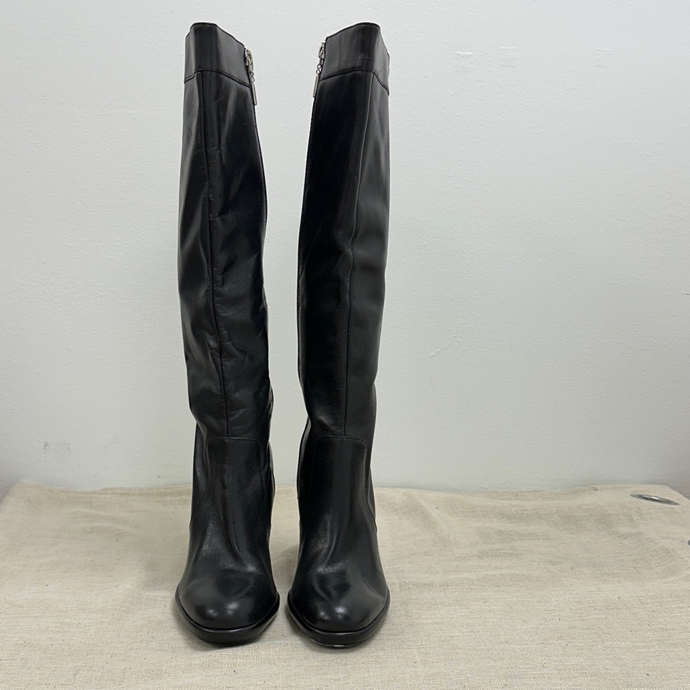 Tommy Hilfiger black leather high boots
New